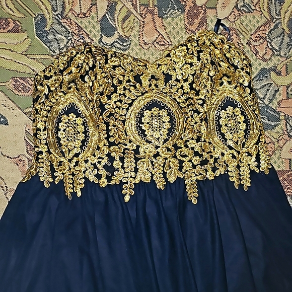 City Studio chiffon dress embroidered metallic gold flower detail ✨️ 💛 NWT2 - Picture 2 of 5